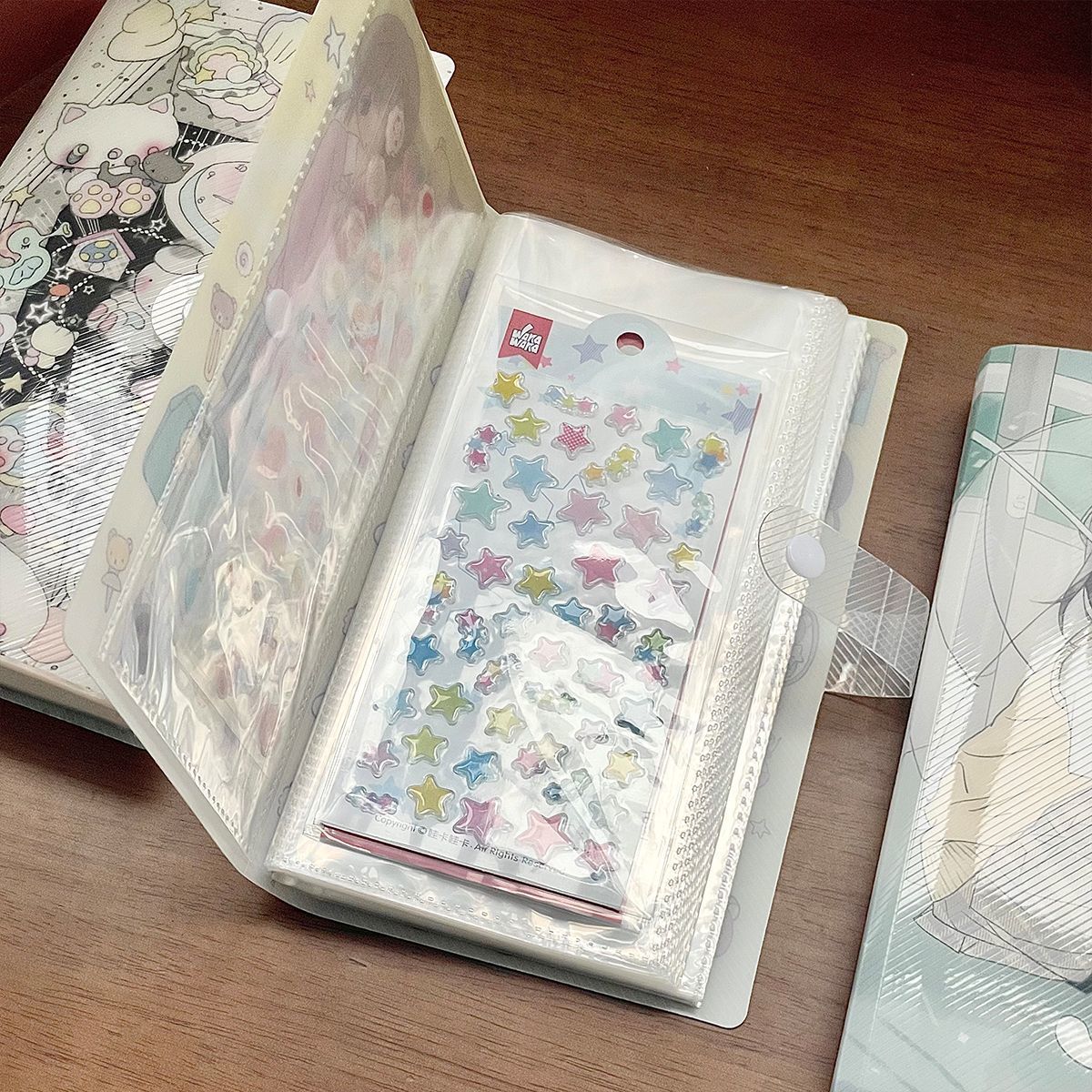 Waka Waka Sticker storage book